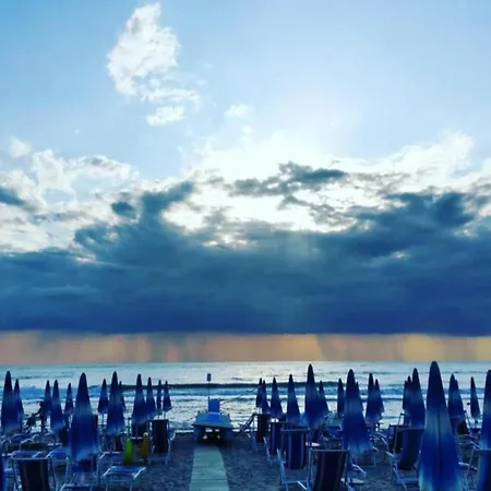 Coastal Comfort In Rosa Apartman *
