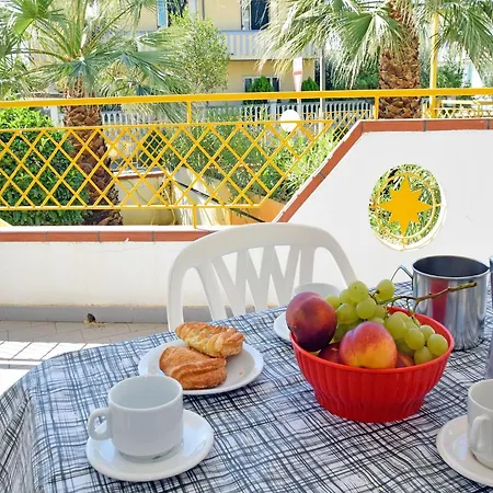 Coastal Comfort In Rosa Apartman *