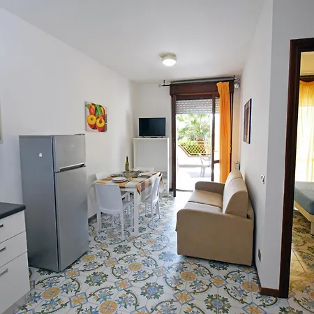 Coastal Comfort In Rosa Apartment